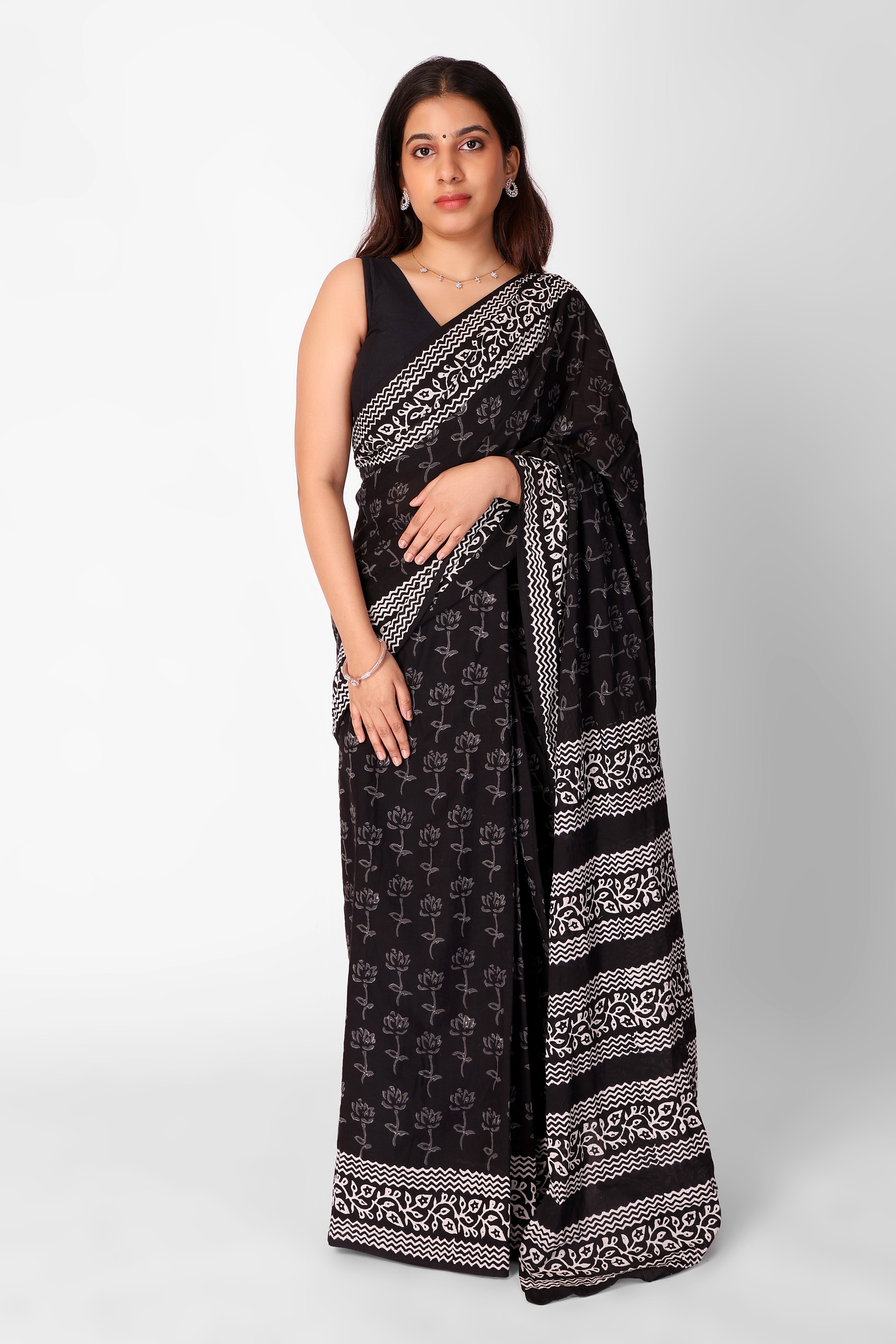 Lichfield Angel Mul Cotton Ready-To-Wear Pocket Saree