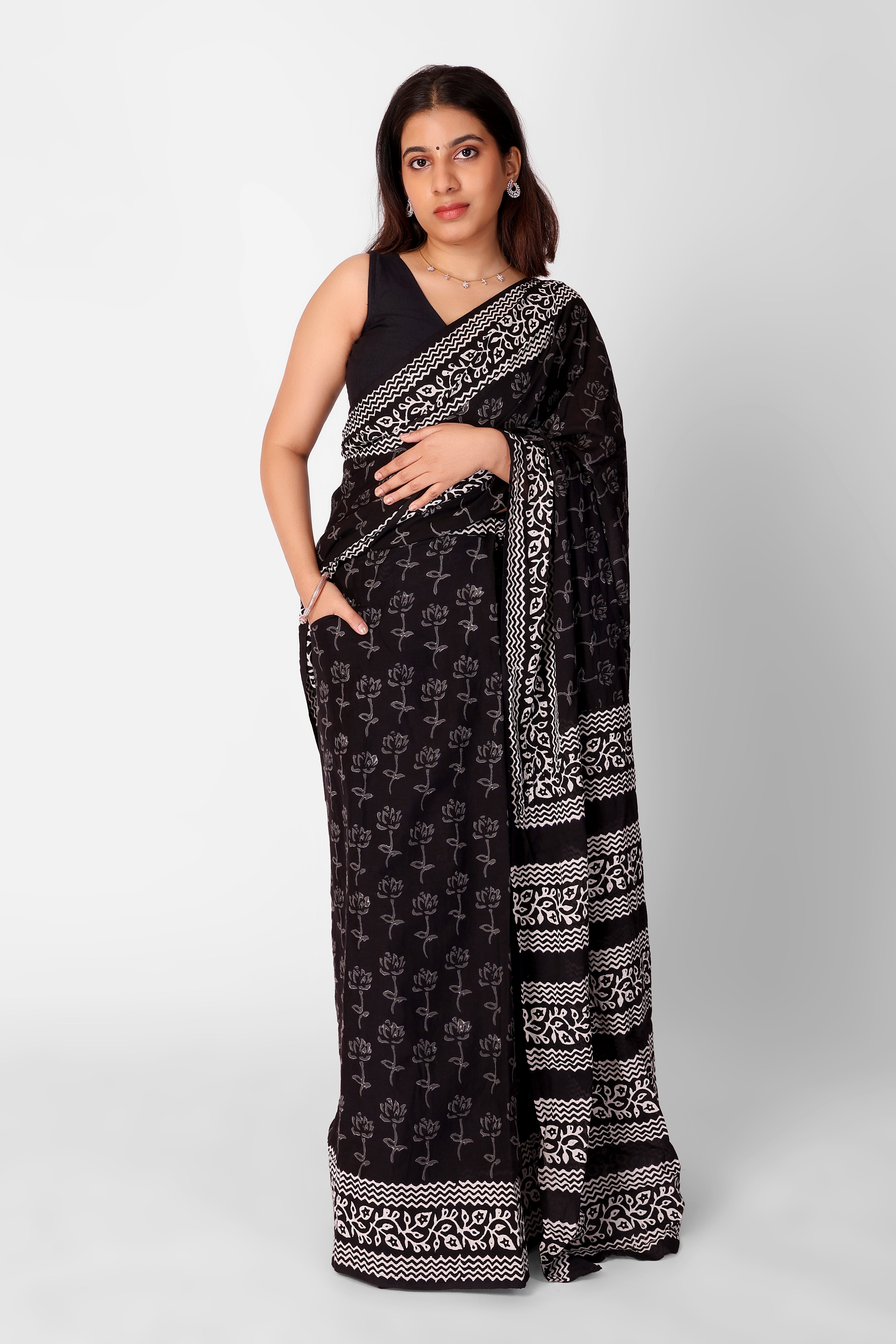 Lichfield Angel Mul Cotton Ready-To-Wear Pocket Saree