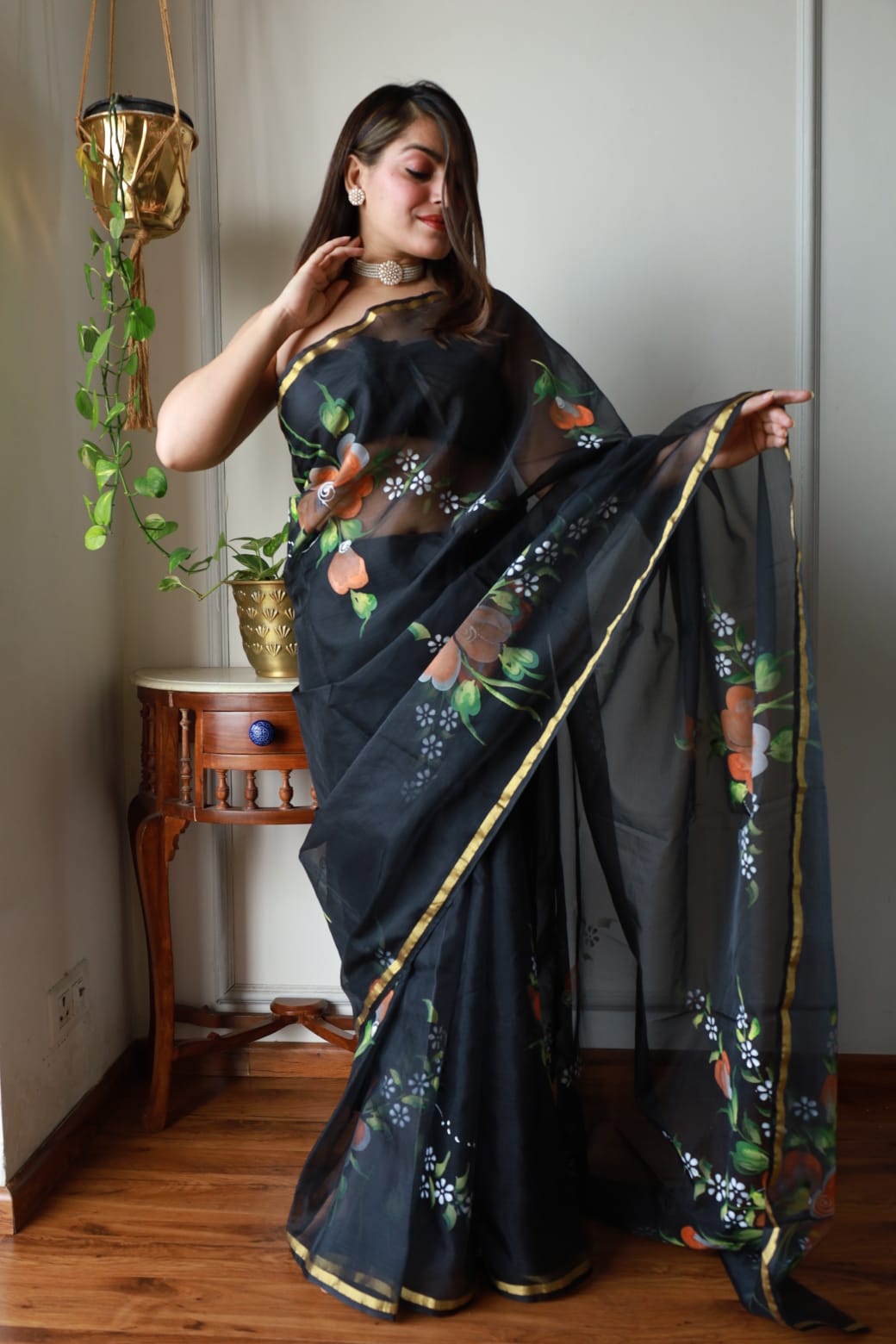 Floral Hustle Organza Ready To Wear Pocket Saree