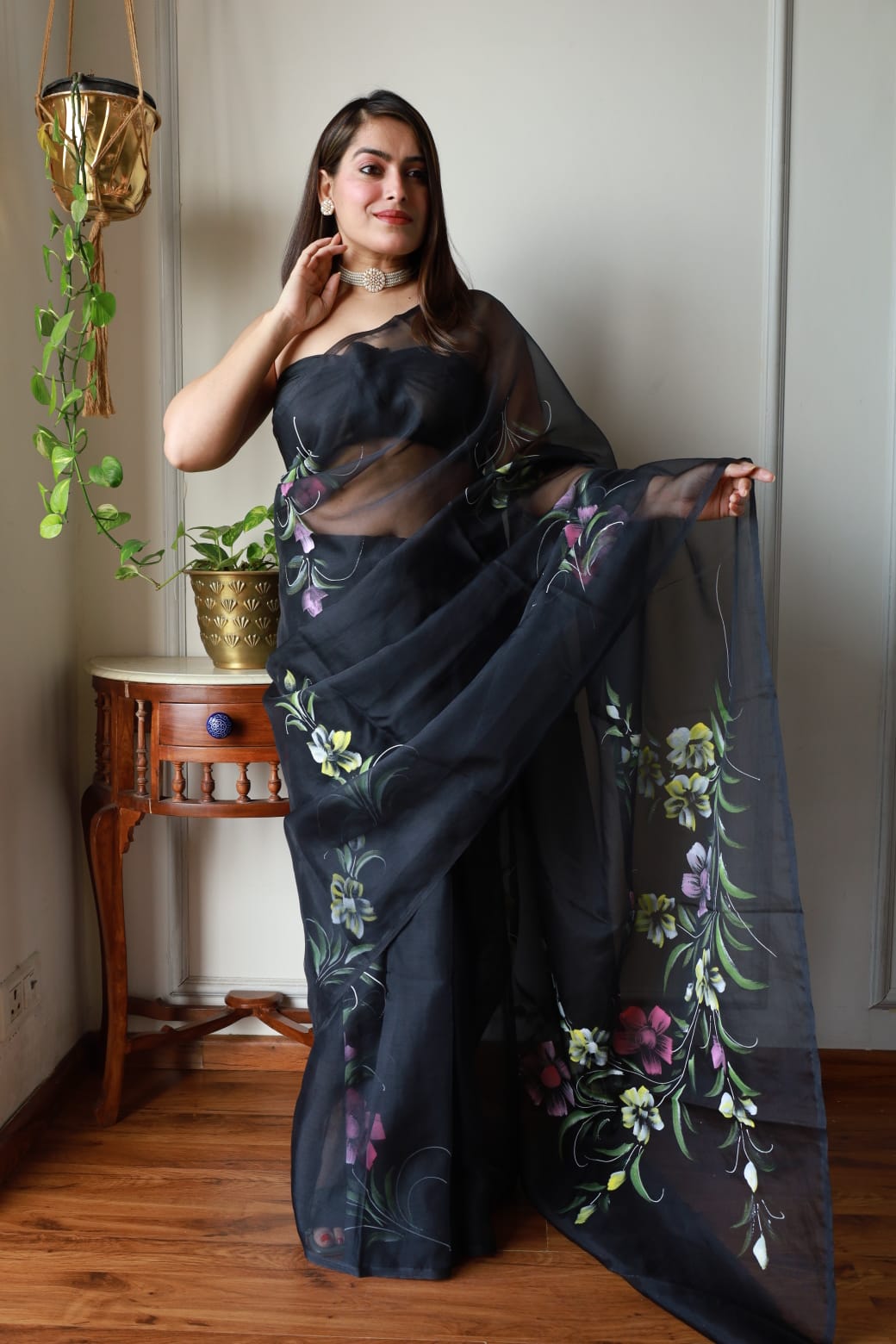 Floral Hustle Organza Ready To Wear Pocket Saree