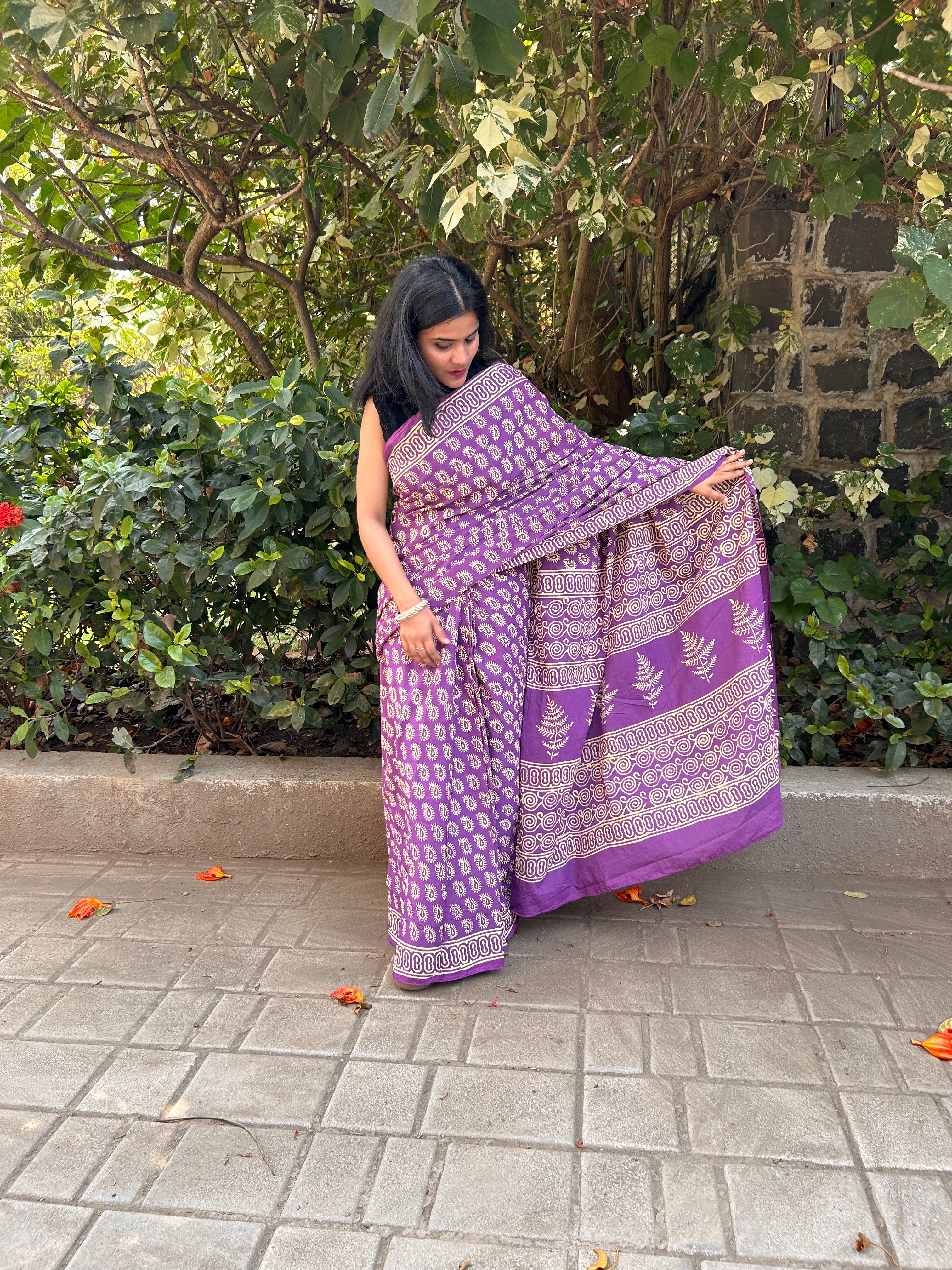 Kavya Mul Cotton Ready-To-Wear Pocket Saree