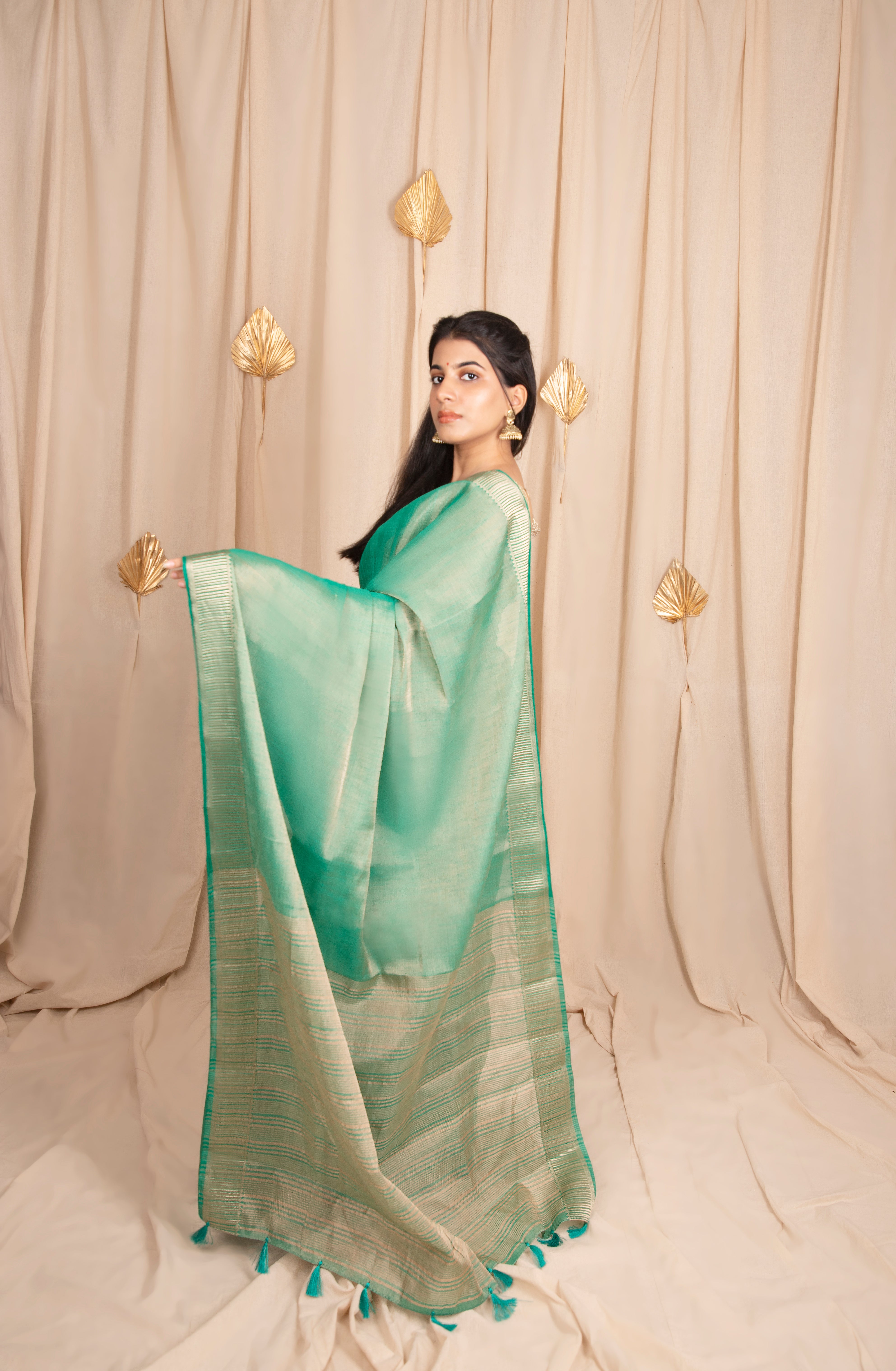 Harmony of lights Ready-to-wear Pocket Saree